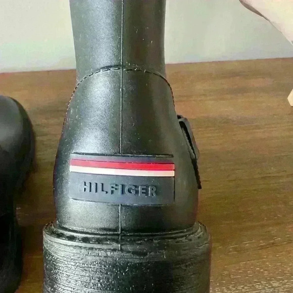 Tommy Hilfiger Rubber Biker Boot with Red Lining- Size 7 - Picture 5 of 8